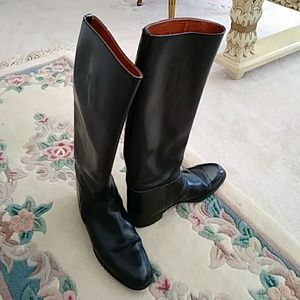 Black Riding Boots. 9-B